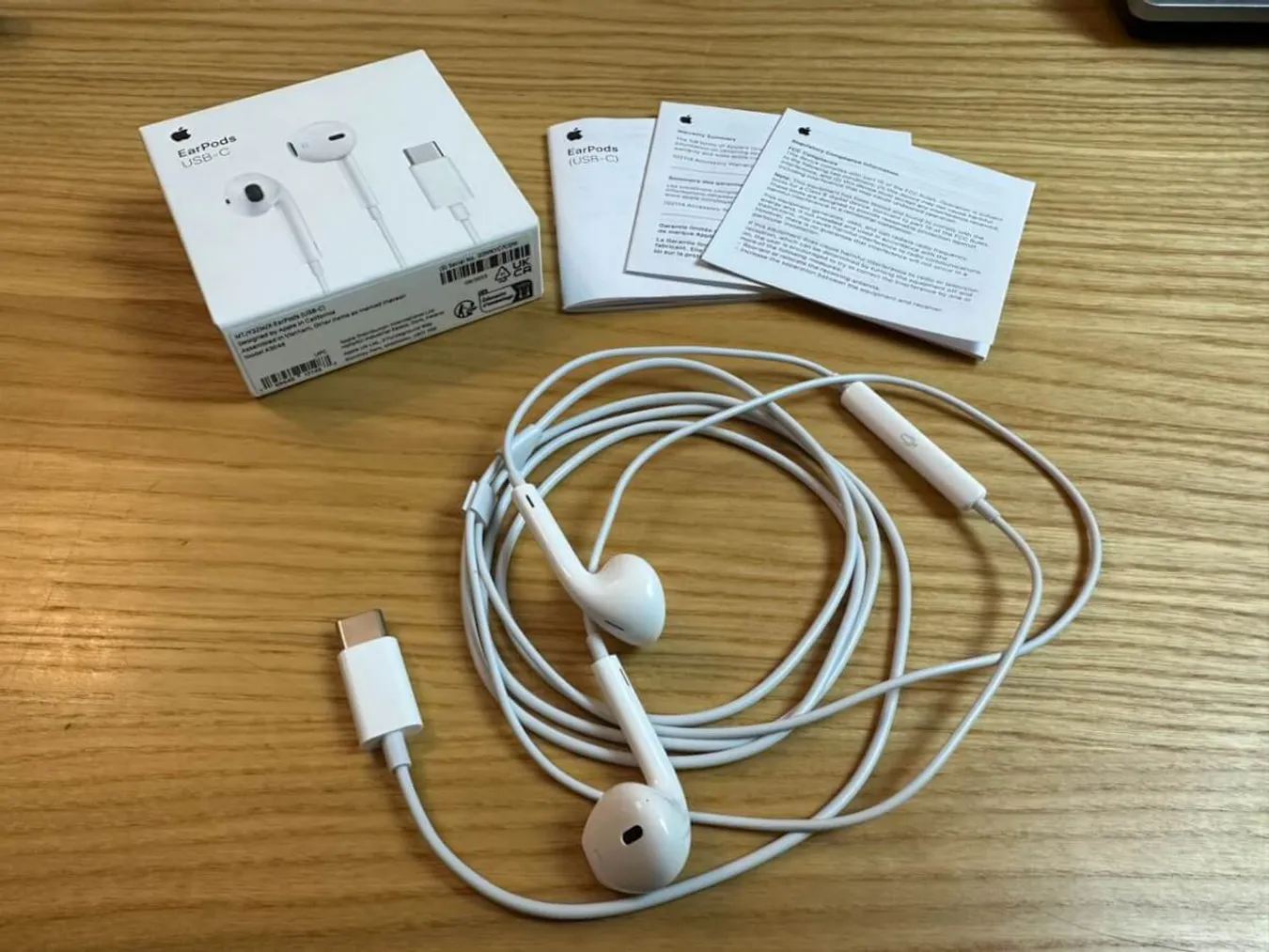 Обзор Apple EarPods (USB-C) — Стоит ли покупать в 2026?